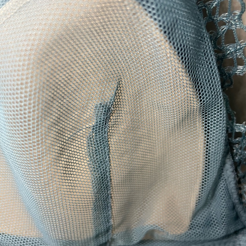 Victoria's Secret Lace Front-Close Bralette - Picture 6 of 8
